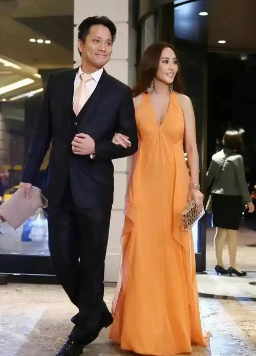 台湾省顶级千金名媛关颖手撕侯佩岑 现在竟能一笑泯恩仇同框亮相