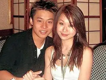 霍启仁与rebecca拍拖