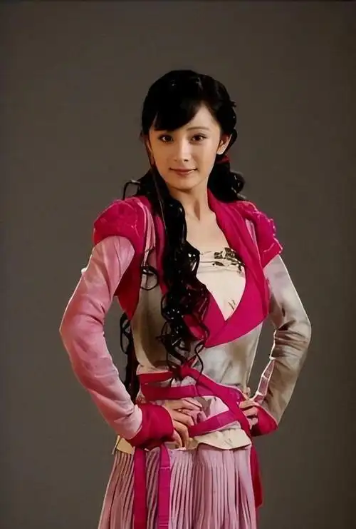 杨幂究竟出了什么问题?演技进步空间缓慢,再不转型就来不及了!