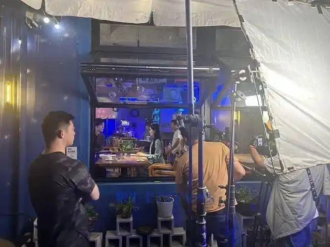 探班横店短剧剧组,充值过亿的梦想与成本水涨船高的现实