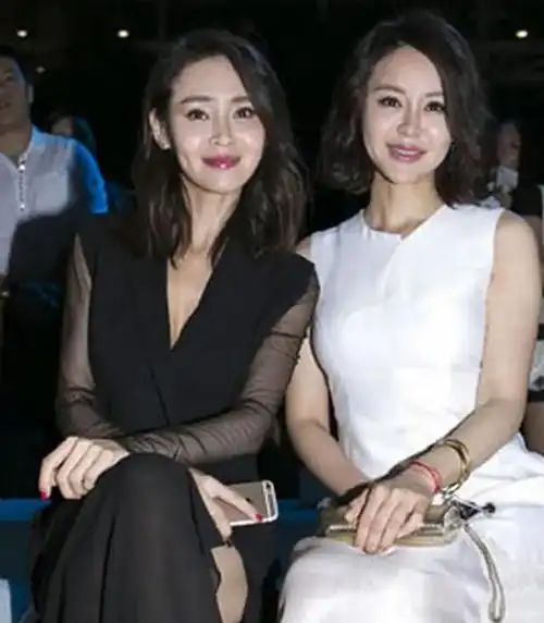 有种"整容"叫于明加结婚,老公胡俊变化不大,她却像变了一个人