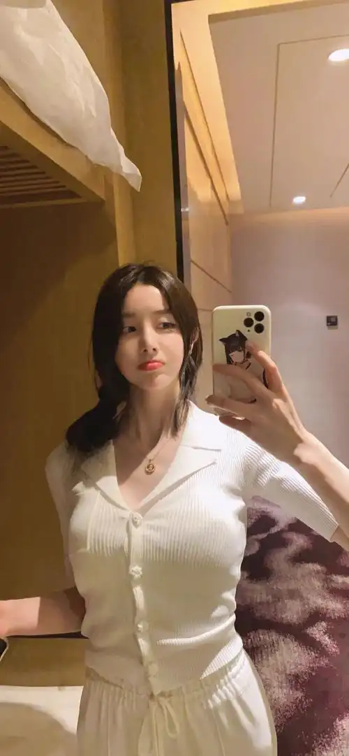 有没有那种禁欲系的污污的壁纸呀? - 知乎