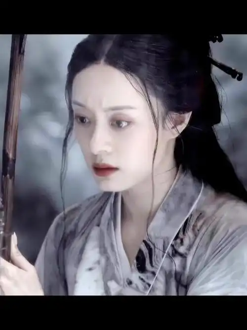 嬛嬛绝世荣光,孙俪这身古装扮相真是太绝了,清冷温婉,遗世独立