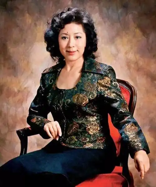 69岁关牧村和丈夫,入住高级养老院,需百万门槛