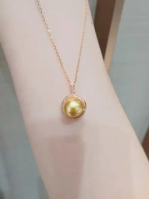 周大福荟馆新品金色海水珍珠项链实图拍摄