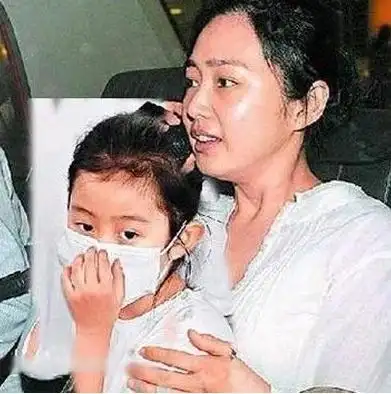 刘向蕙,刘德华女儿, 2012年5月9日出生于香港.