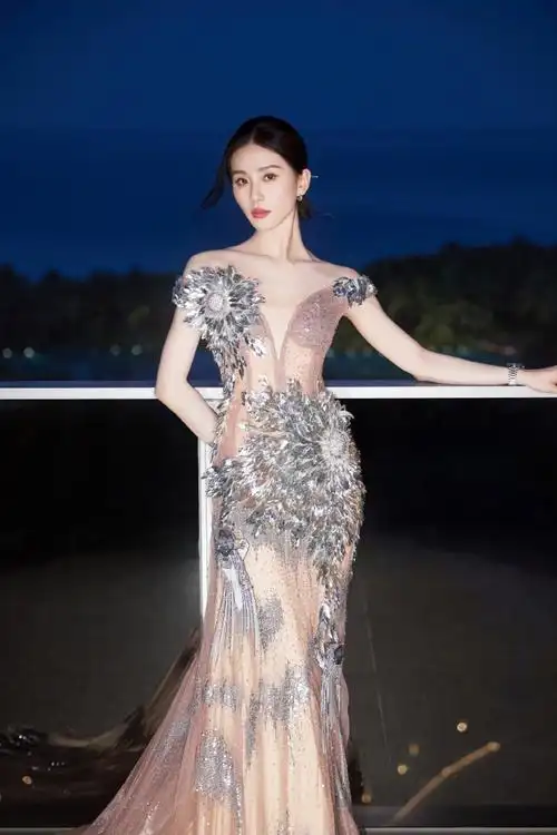 刘诗诗美神降临