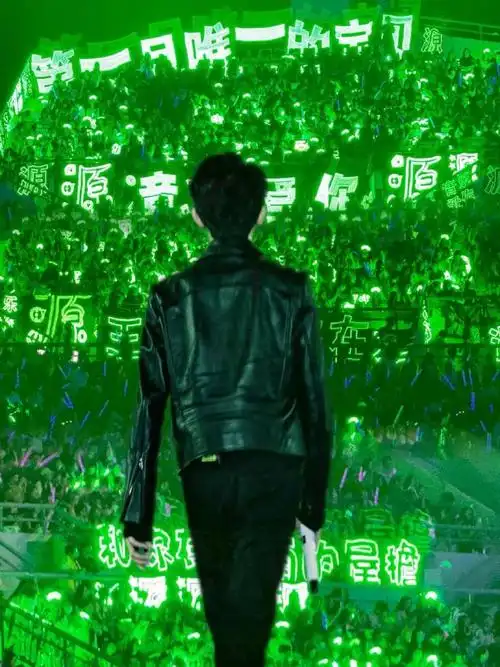 王源已经next level  前天把拼盘开成个人演唱会,绿海猖狂98