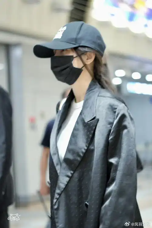 杨幂回国就参加活动##杨幂行程好紧