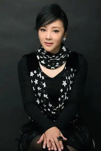 孙涛,出生在山东.总政话剧团演员.