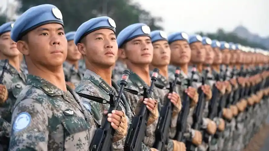 中国蓝盔首次受阅镜头,维和部队展现别样风采!