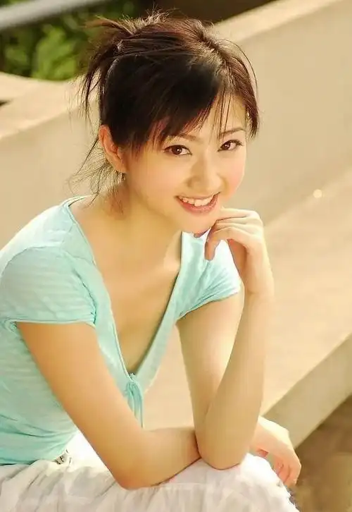 早期的景甜是人间水蜜桃吧#考古景甜早期的照片,感觉每一张都甜乘水