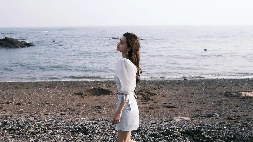 angelababy夏日海边写真
