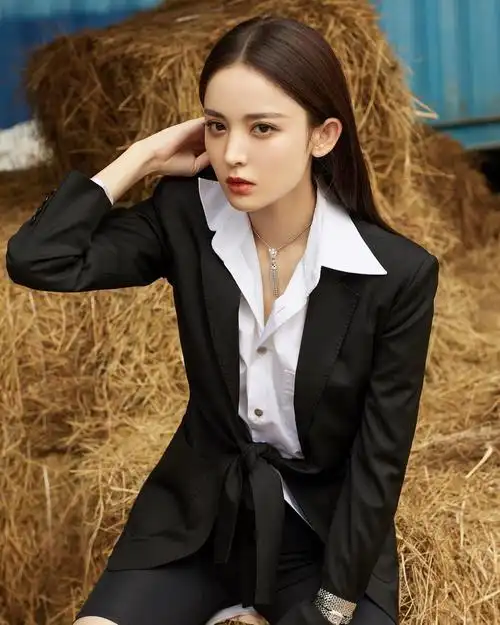 古力娜扎中性职业装,眼神带电哦!|职业装|带电|眼神_新浪新闻