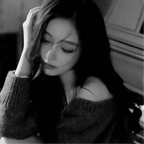 头像黑白图片2023最火爆女生伤感