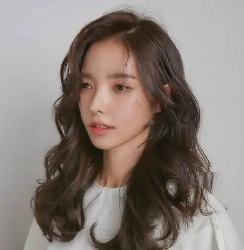 简约大气的烫发韩式气垫烫