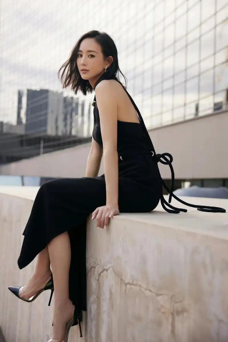 张钧甯  高跟鞋美jio[爱你][爱你] #张钧甯