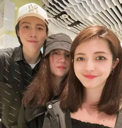 曾哲贞为女儿庆30岁生日,近照优雅且文静,爸爸林瑞阳未有表示_林静