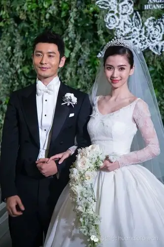 angelababy还有两个月就生了现在和黄晓明来台湾看医院难道