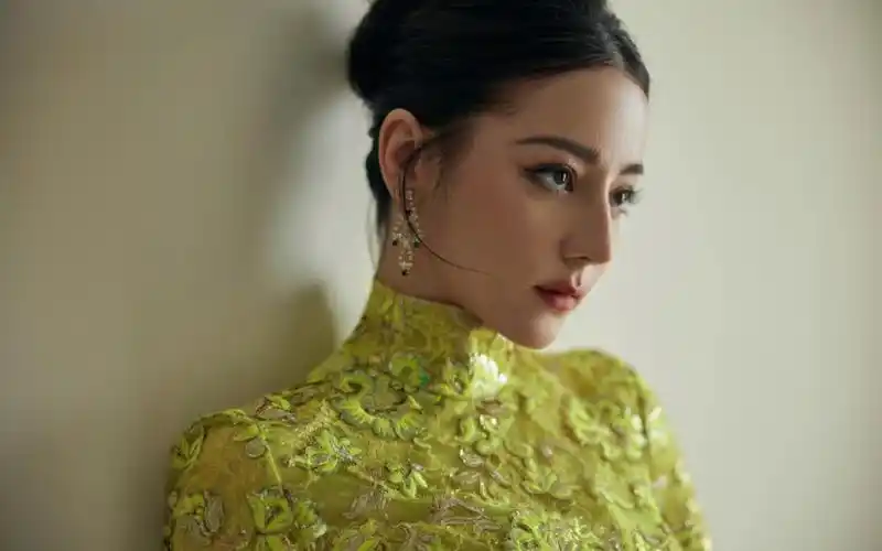 【迪丽热巴】脸真的很绝!