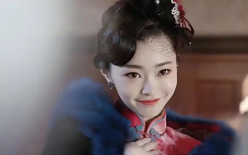 能把旗袍穿的这么美的也只有宋轶了吧,气质绝了,很难不爱