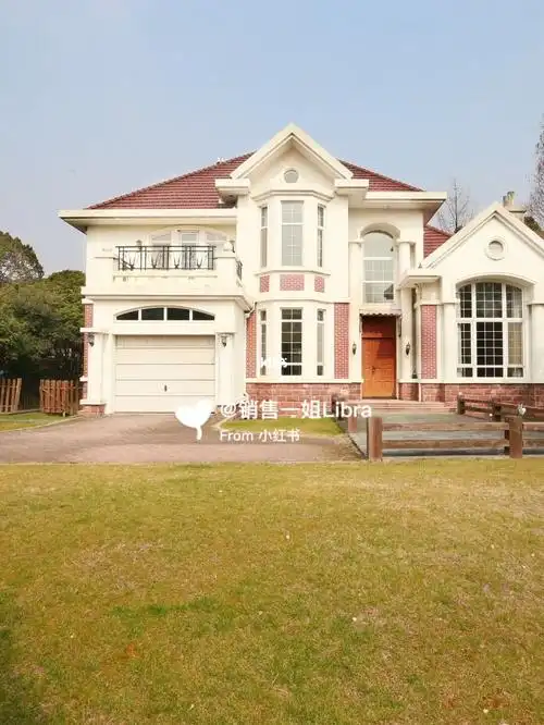 上海买房法式红顶下的花园别墅