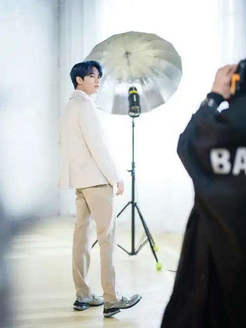 内娱九头身身材的明星#还有谁没看过林彦俊的全身照嘛?