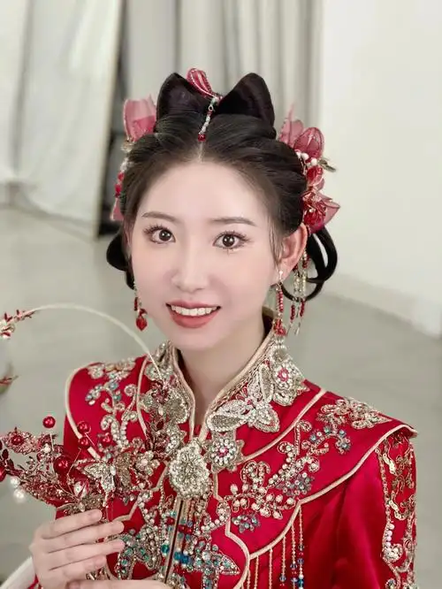 新娘造型  #减龄发型  #中式新娘造型  #蝴蝶结  #粉色少女心  #秀