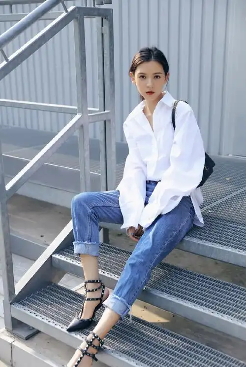 张予曦牵手陈柏融狂撒狗粮,被网友喊话"分手月"要挺住!