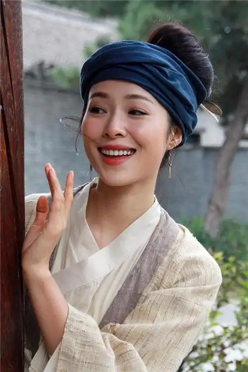 《有种你爱我》将映 江一燕搞笑上演百变大咖秀