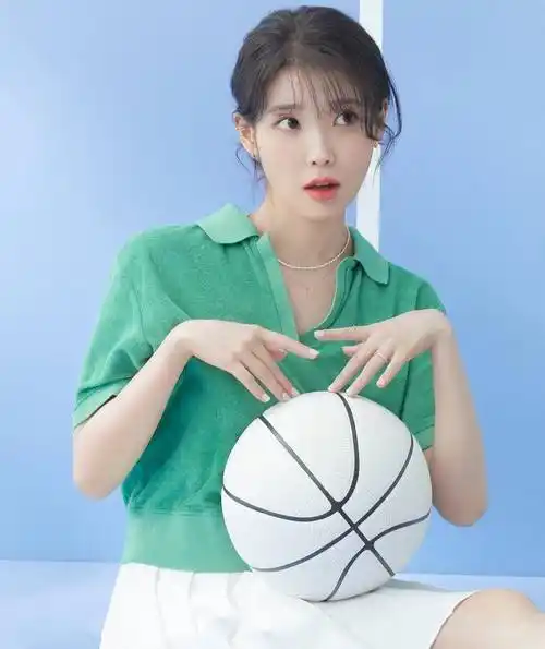 iu李知恩时尚写真发布清爽夏日穿搭太迷人_气质_粉色_白色