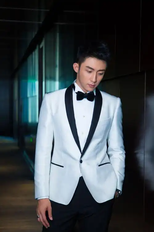 黄景瑜帅气图片 黄景瑜白色西装写真图片