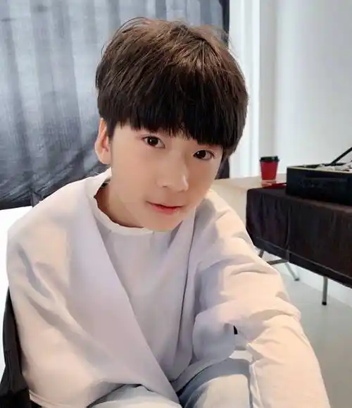 14岁天天恋情疑似曝光引争议父亲张亮发长文回应谴责网暴行为