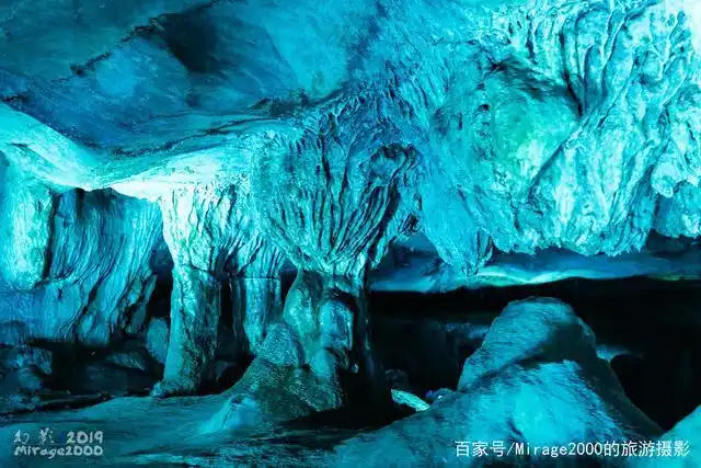 终于进到双龙洞里面了,两条龙你找到了吗