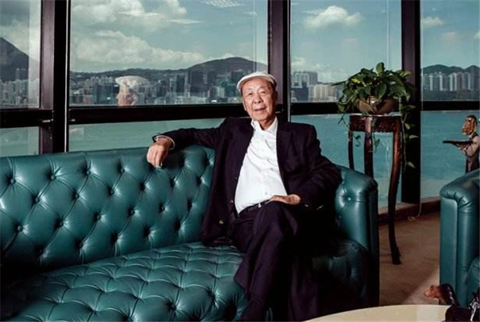 他每年赚的比赌王还多身价千亿却不喜欢回家只住豪华酒店
