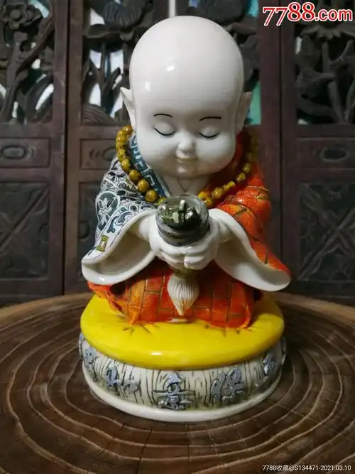 拜佛祈福小和尚摆件雕像