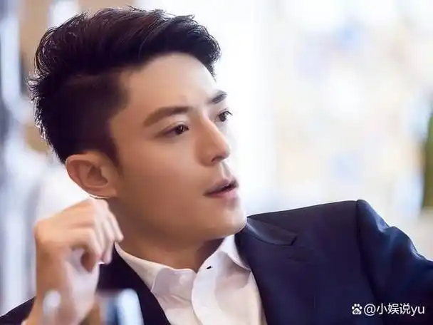 霍建华,这个曾经让无数观众心动的名字,如今却似乎渐渐褪离了人们的