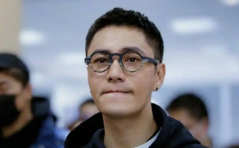 陈坤现身b站扫楼,少年感十足的寸头造型,简直是"邻居大哥哥"_发型