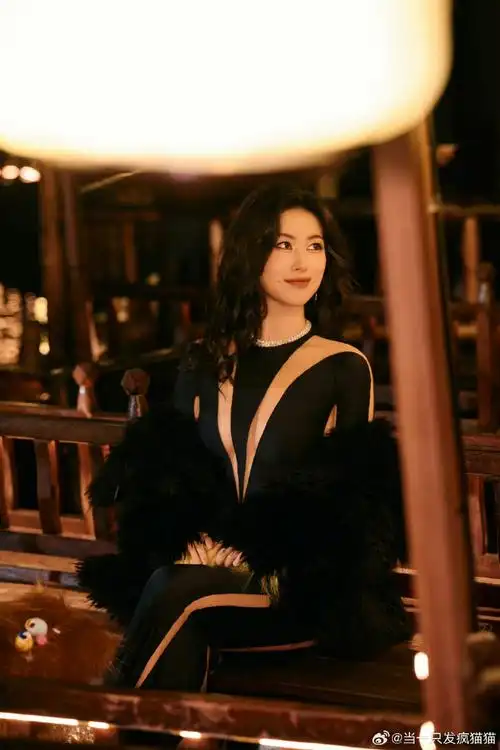 朱珠gq红毯上的女神海拉