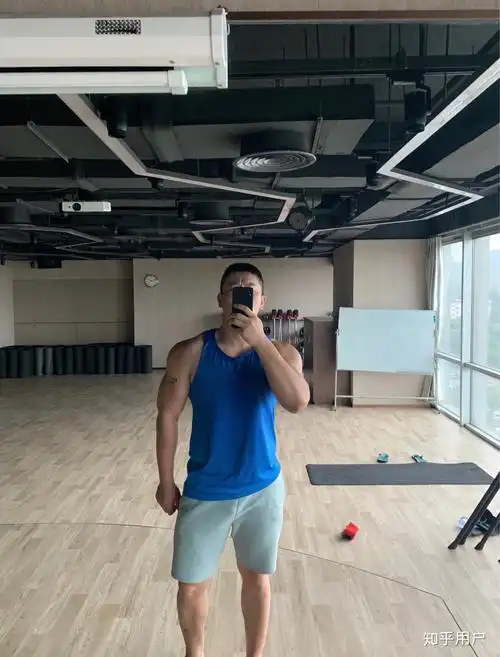 男生拥有一副好身材是怎样一种体验