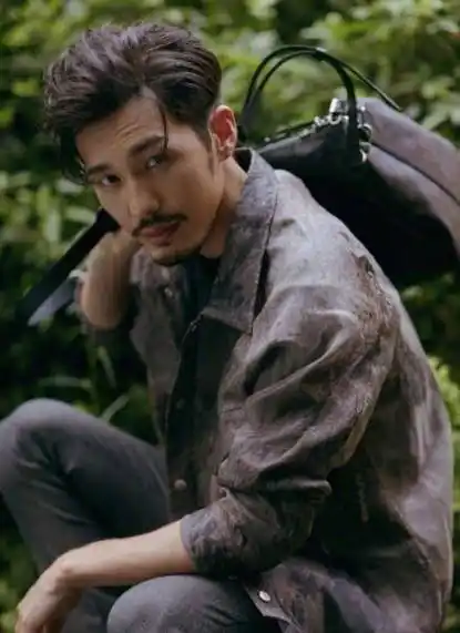 恭喜白宇喜提高富帅,颜值全靠胡子撑,网友:家里有矿就是任性!