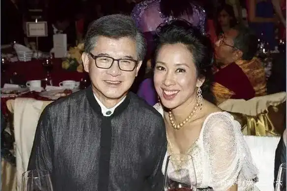 朱玲玲二婚嫁对人次子霍启山晒母子合照送祝福38岁仍未婚