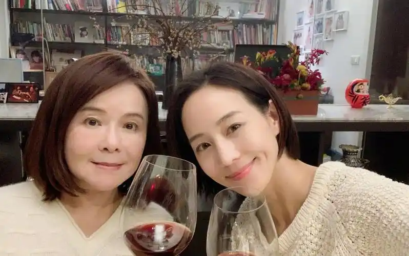 陈伟霆张钧甯宣布领证 大s承认已怀三胎-小螳螂百科网