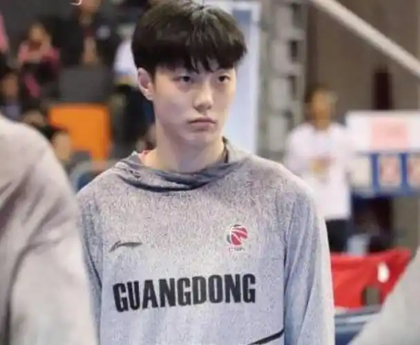 胡明轩个人资料身高胡明轩个人简历及年薪