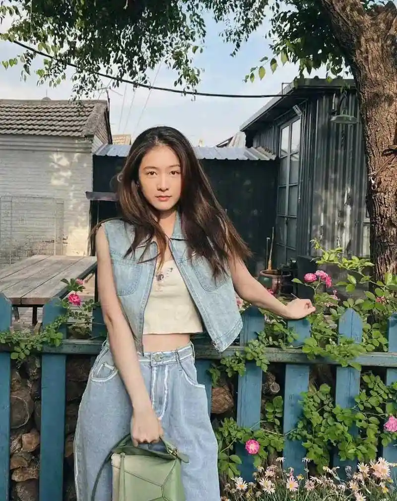 张雪迎 罕见素颜照!治愈了我的容貌焦虑.