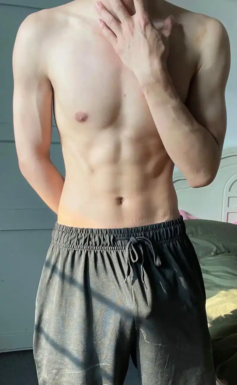 腹肌小哥哥 #帅帅的大男孩 #身材很哇塞 #帅爆了的小哥哥 - 抖音