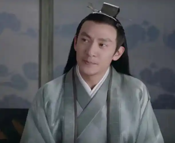 一颦一笑令我们共情,张震不再是"张震",而是"战神九宸"