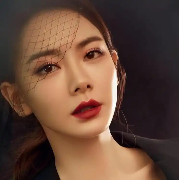 回顾7位上镜脸女星周迅邓婕上榜戏外是不能看的人间真实