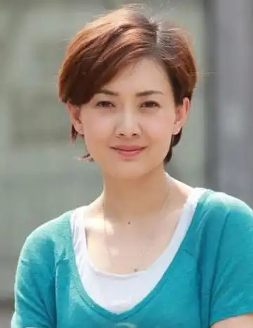 "国民媳妇"牛莉8次登上春晚,24岁嫁31岁富商,如今怎样了