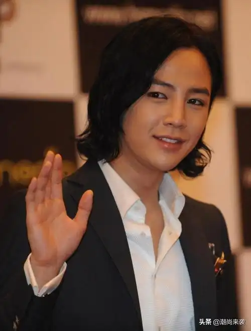 男孩长发发型推荐男生长头发的发型有哪些